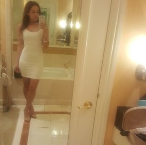 White stretchy bodycon dress with zipper